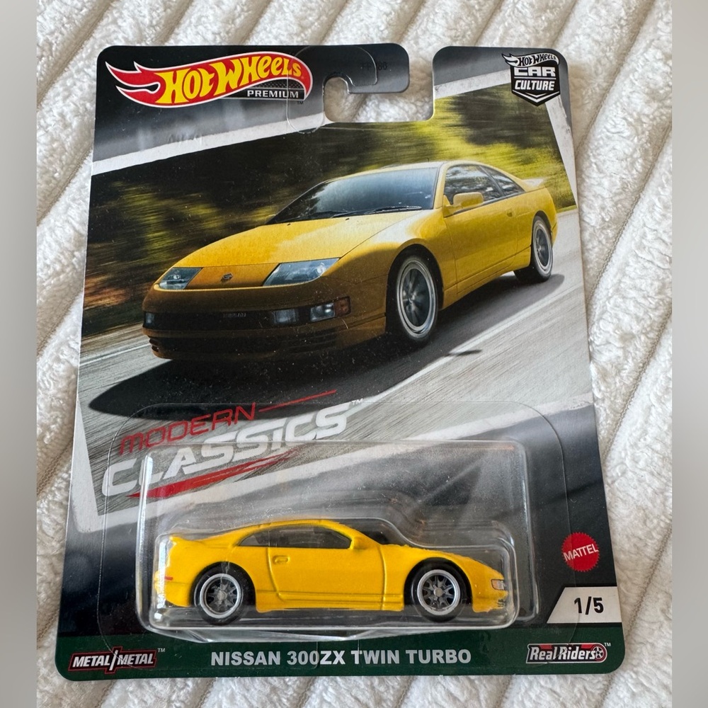 Hot Wheels Premium Nissan 300ZX Twin Turbo Modern Classic 1/5